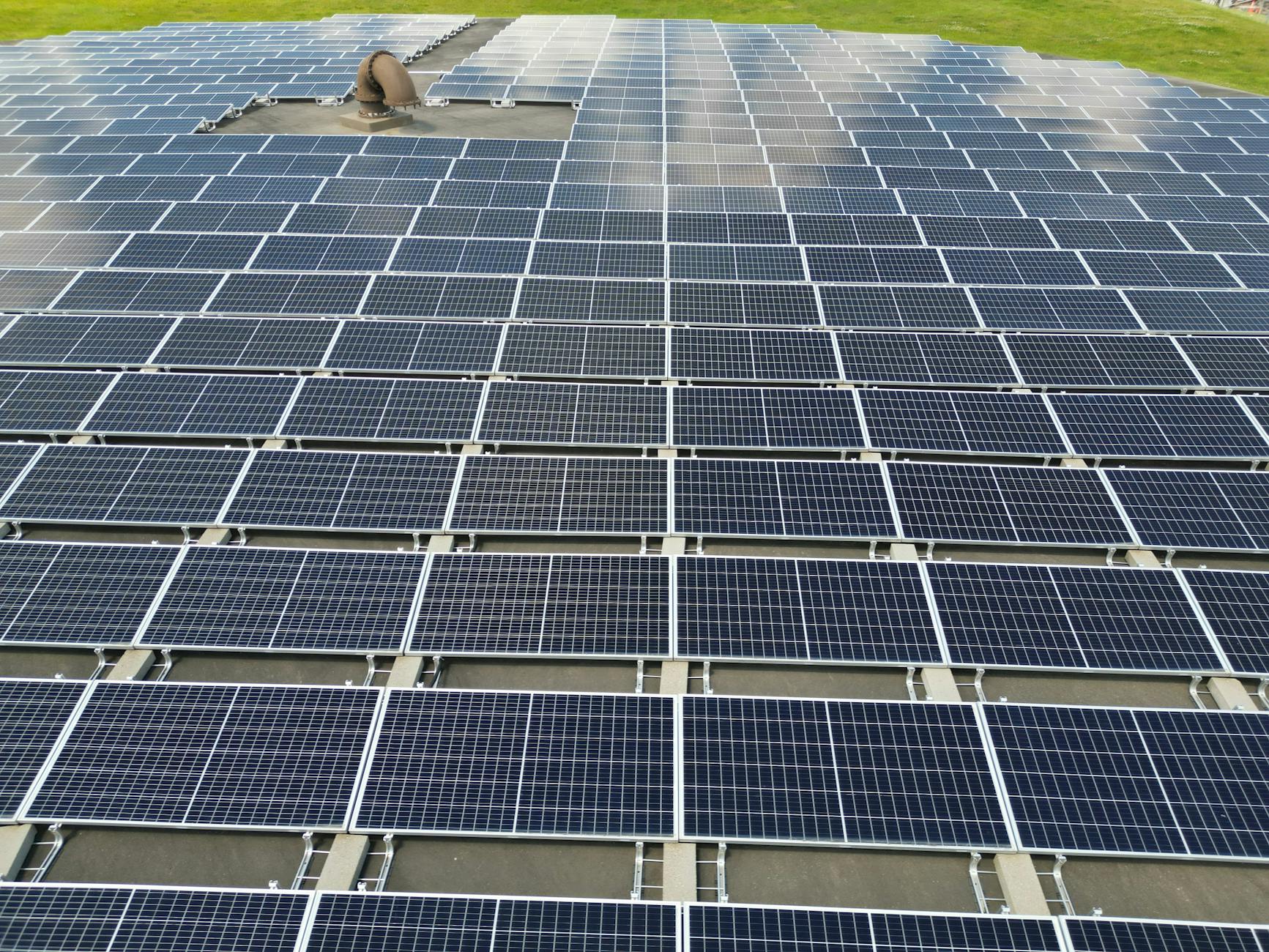 Solar panels - Solar Roof Guide - Image 3