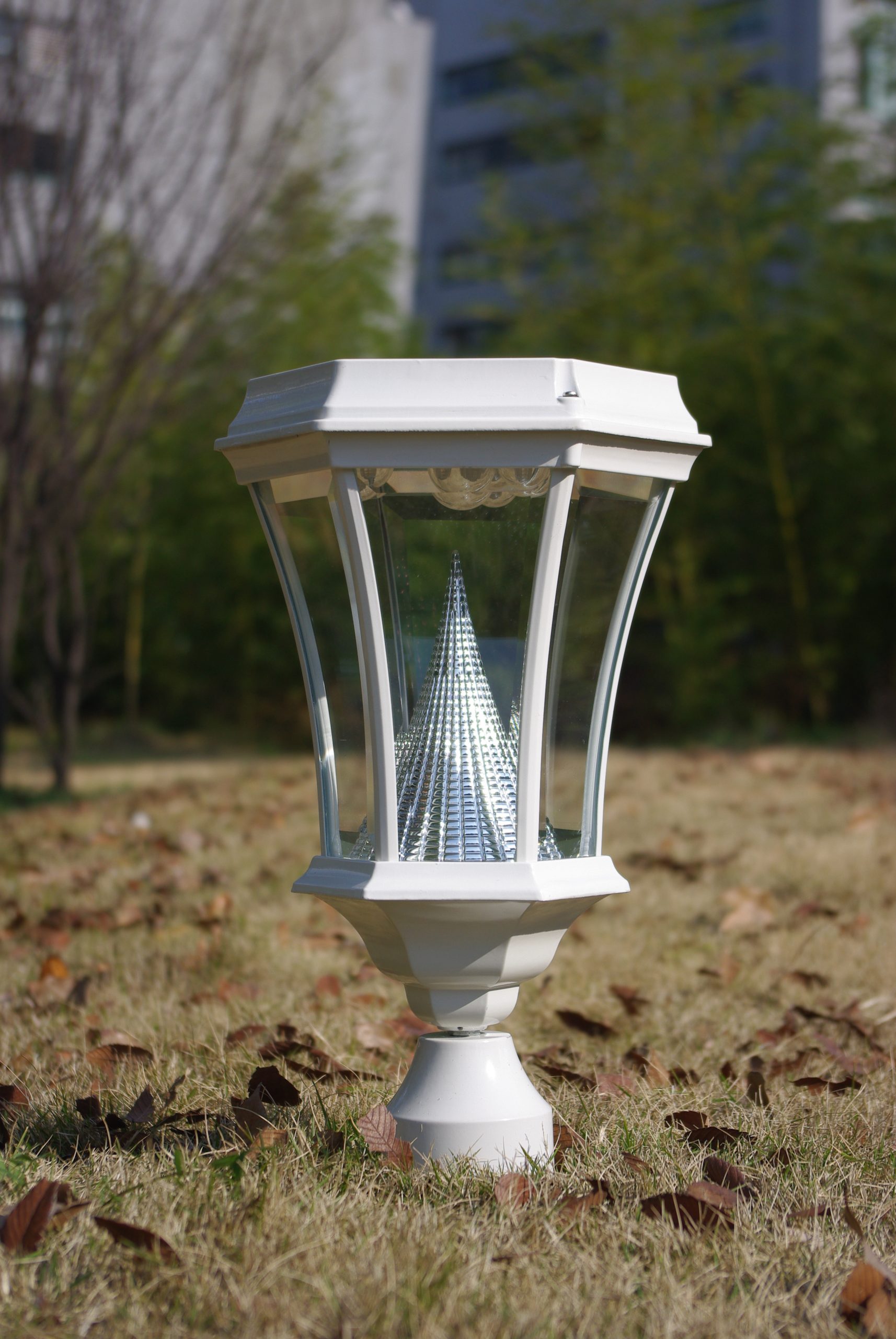 DaylightGifts.com Announces New Solar Lamp Post Light Color Choice
