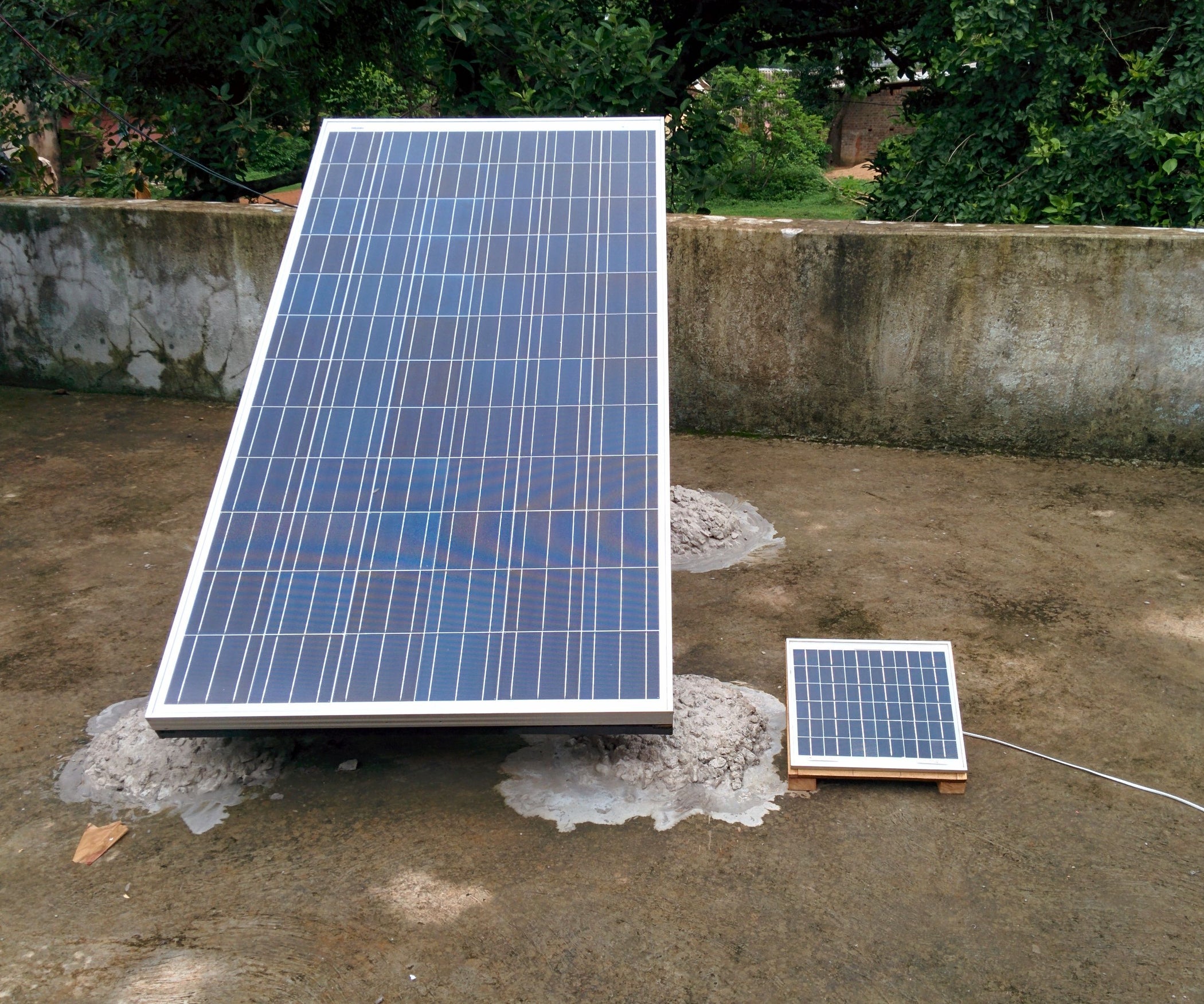 DIY OFF GRID SOLAR SYSTEM : 12 Steps (with Pictures)