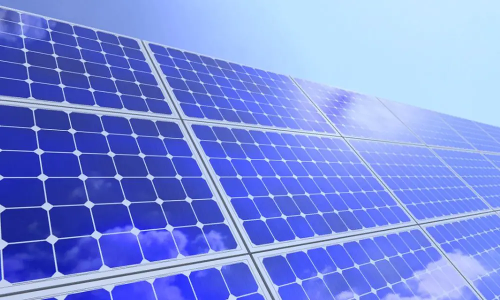 How Long do Solar Panels Last in Maui?
