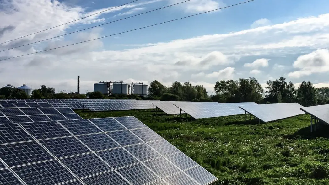How Much Money Can A Solar Farm Make? 5 Important Factors