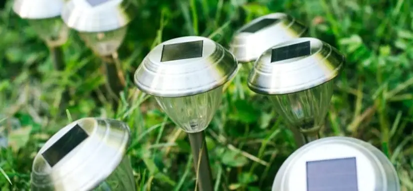 How to Clean Solar Lights