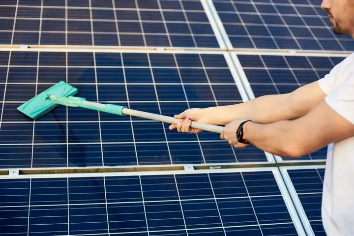 How to Wash Solar Panels Properly: 9 Best Practices ...