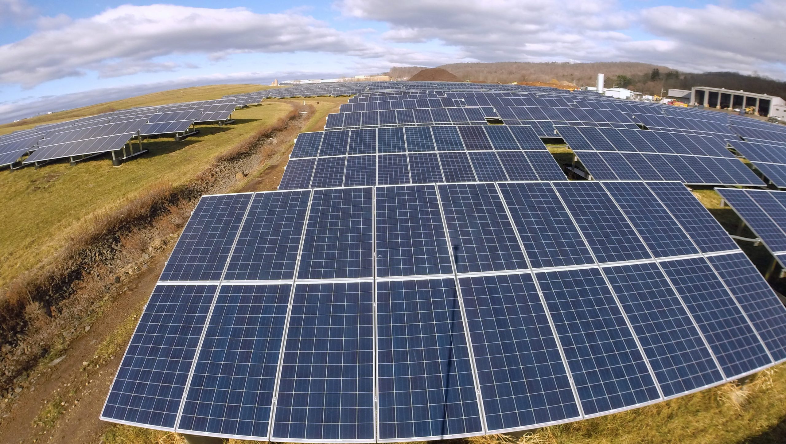 Large solar panel field at West Nyack landfill