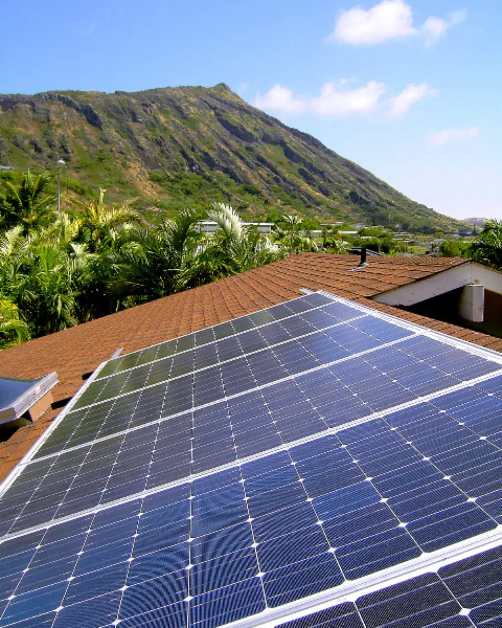 Living Hawaii: Rooftop Solar Boosts Home Values