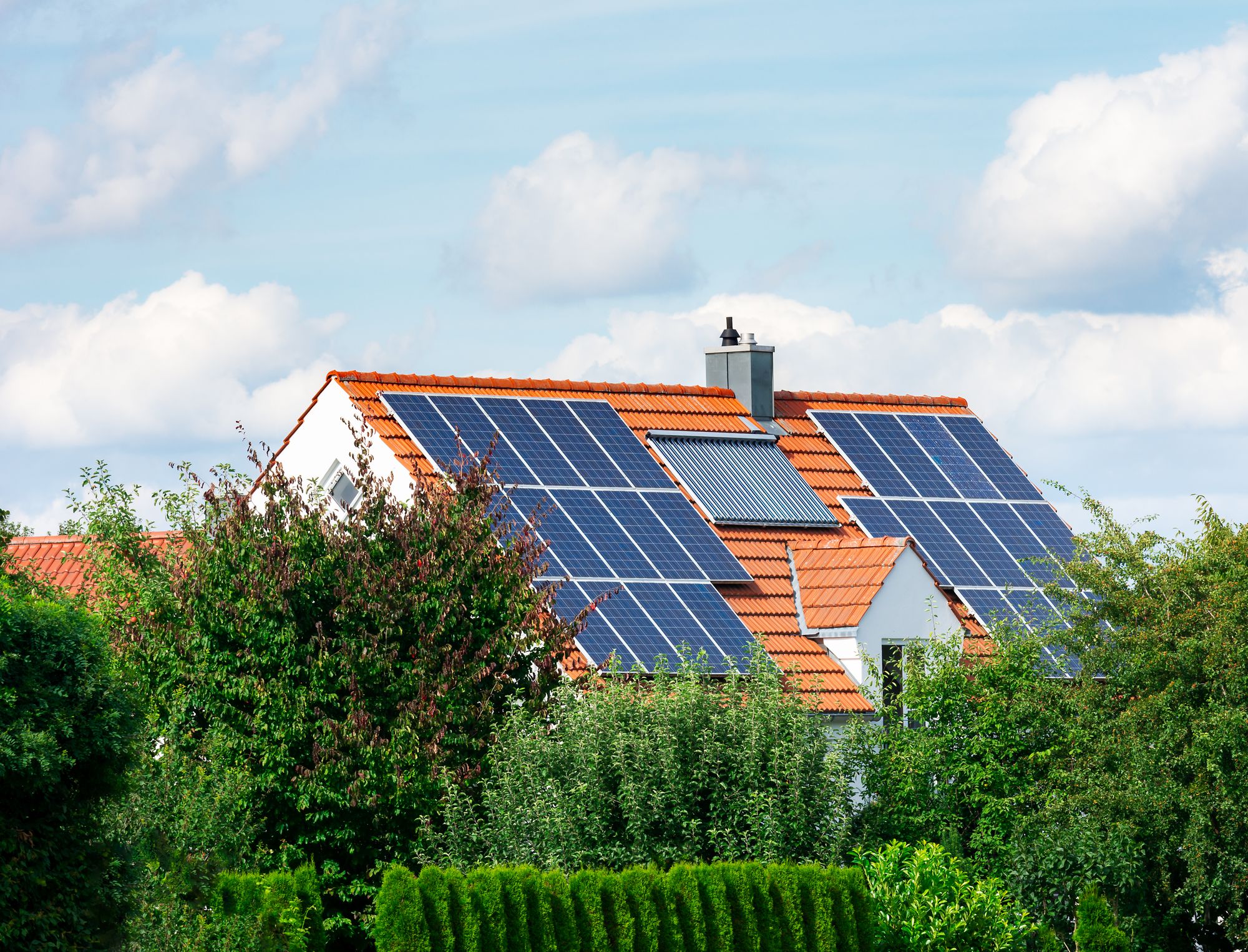 Solar Panels: Buy or Lease?