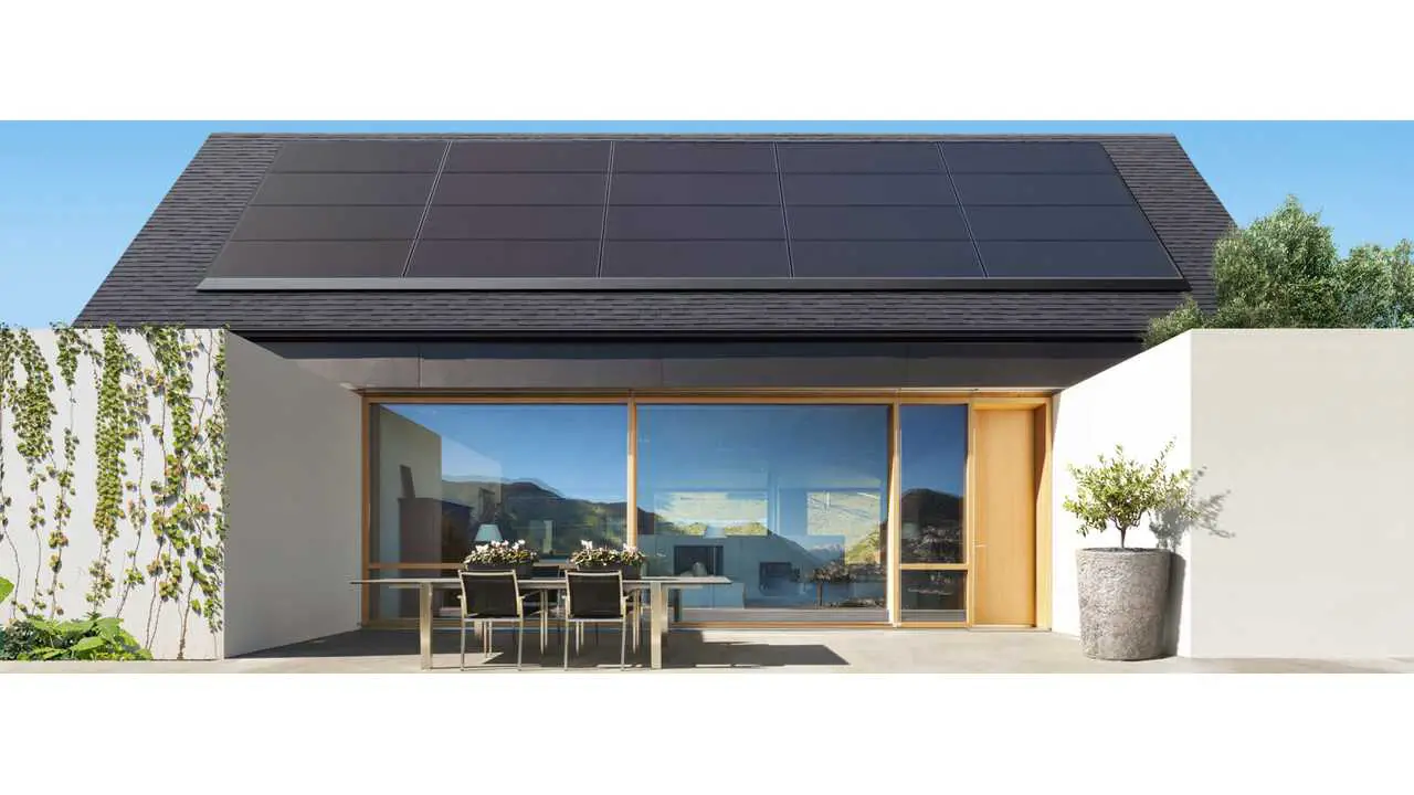 Tesla Reveals New 325 Watt, 21.76% Efficient Solar Panel