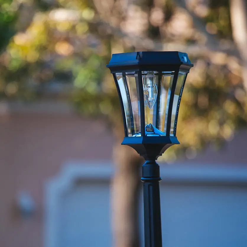 Victorian Single Solar Lamp Post with Warm White GS Solar Light Bulb