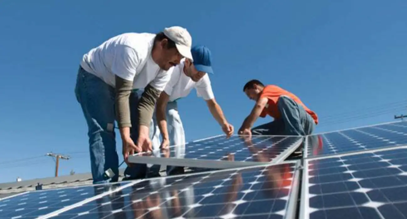 What are the costs of going solar and is it worth it ...