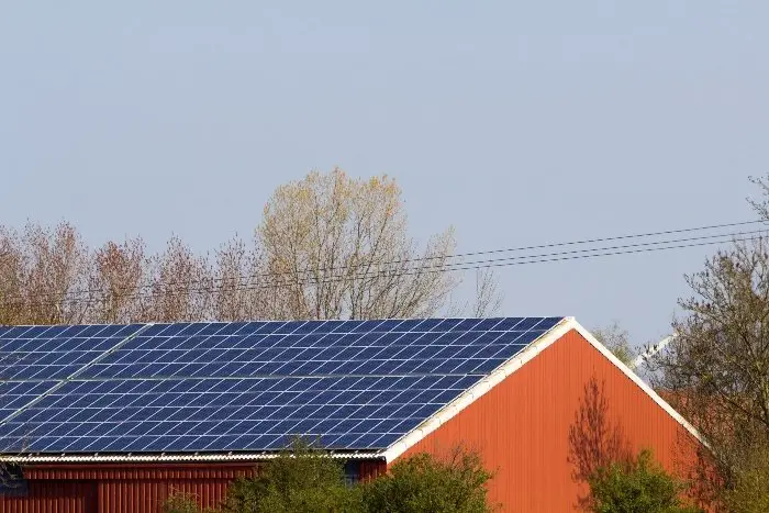 What You Need to Know About Pole Barns and Solar Panels